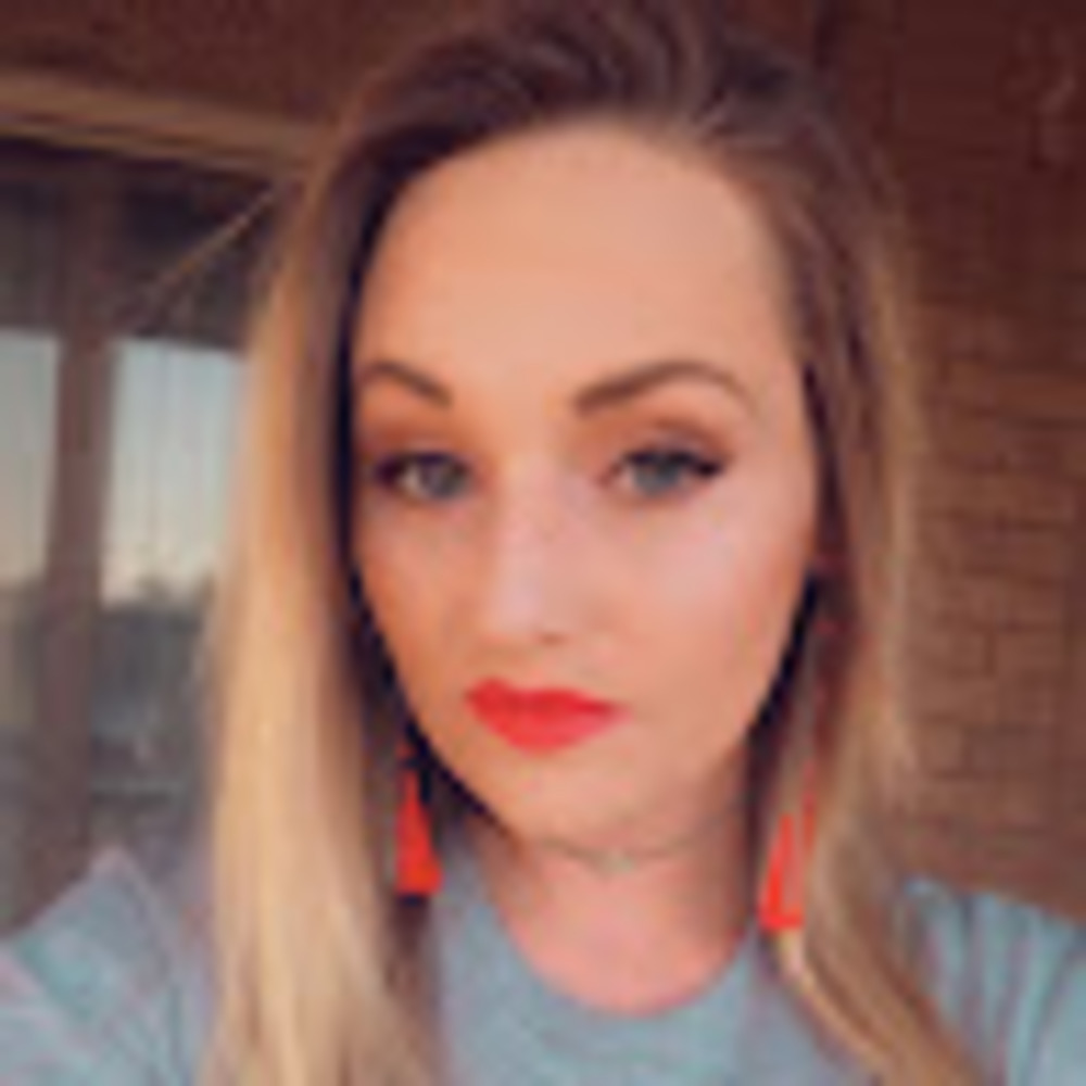 Meet your Posher, Cassandra